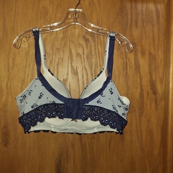 🌟 Cacique lightly lined tshirt bra size 42C - Picture 2 of 4